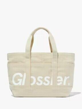 🗽 Glossier Brooklyn Mini Utility Bag